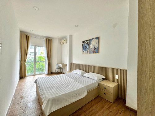 Cho thuê căn hộ 2PN Q1 Đường Trần Nhật Duật, gần Chợ Tân Định, Công viên Lê Văn Tám, Gần Cầu Kiệu