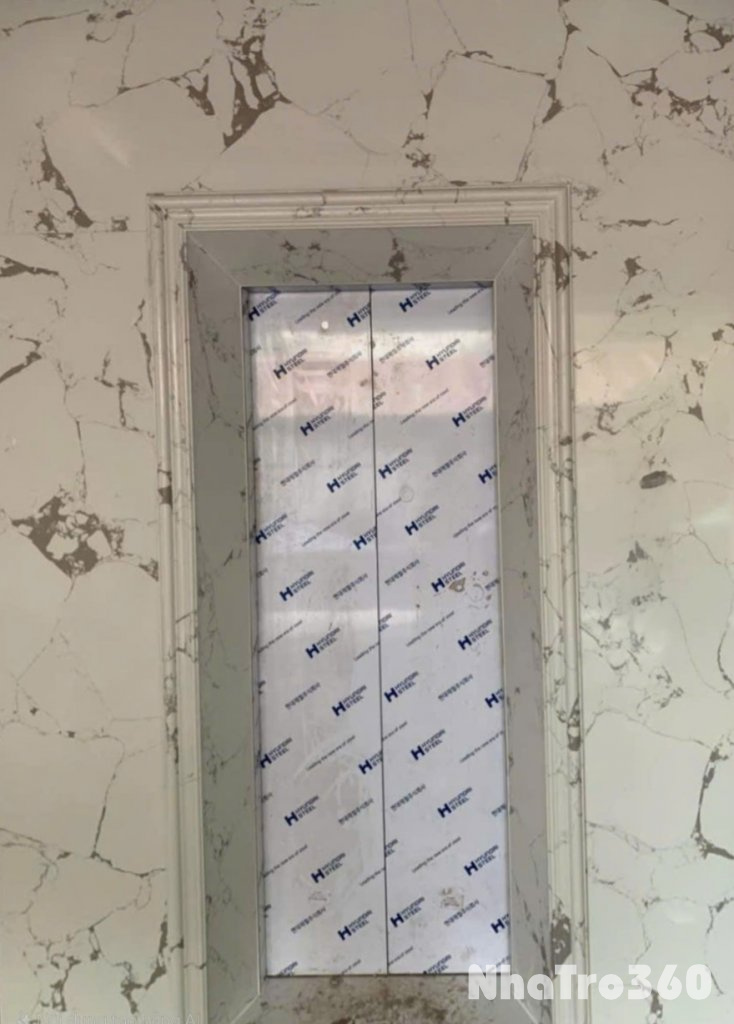 Cho thuê nhà hai cửa đi, Bách Khoa, thang máy, 100m2x 5T vỉa hè 31 Tr