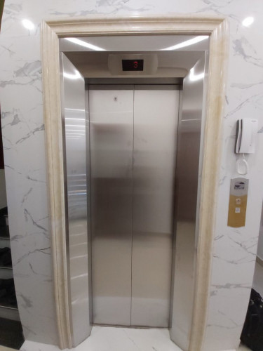 Hot! Mình cho thuê nhà mới, căn góc, Thái Hà; vỉa hè 118m2* 5T- 44 Tr