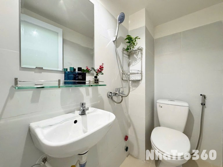 Cho thuê căn hộ Duplex (có gác), Q10, đường Đồng Nai, gần ĐH Y Khoa, Công Viên Lê Thị Riêng, Go Miền Đông