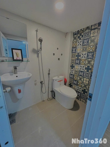 Trống sẵn Duplex quận 1 đầy đủ tiện nghi, cửa sổ