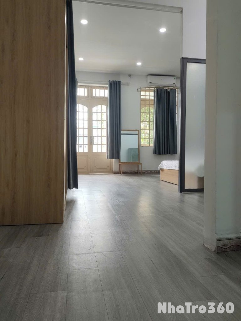 Studio ban công tách bếp Q8 - gần Đh Công Nghệ SG, Parcmall, cầu Chánh Hưng,...