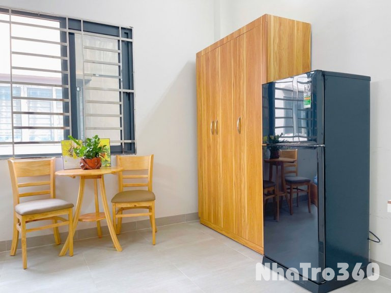 Full nội thất, rộng, cửa sổ trời, thang máy