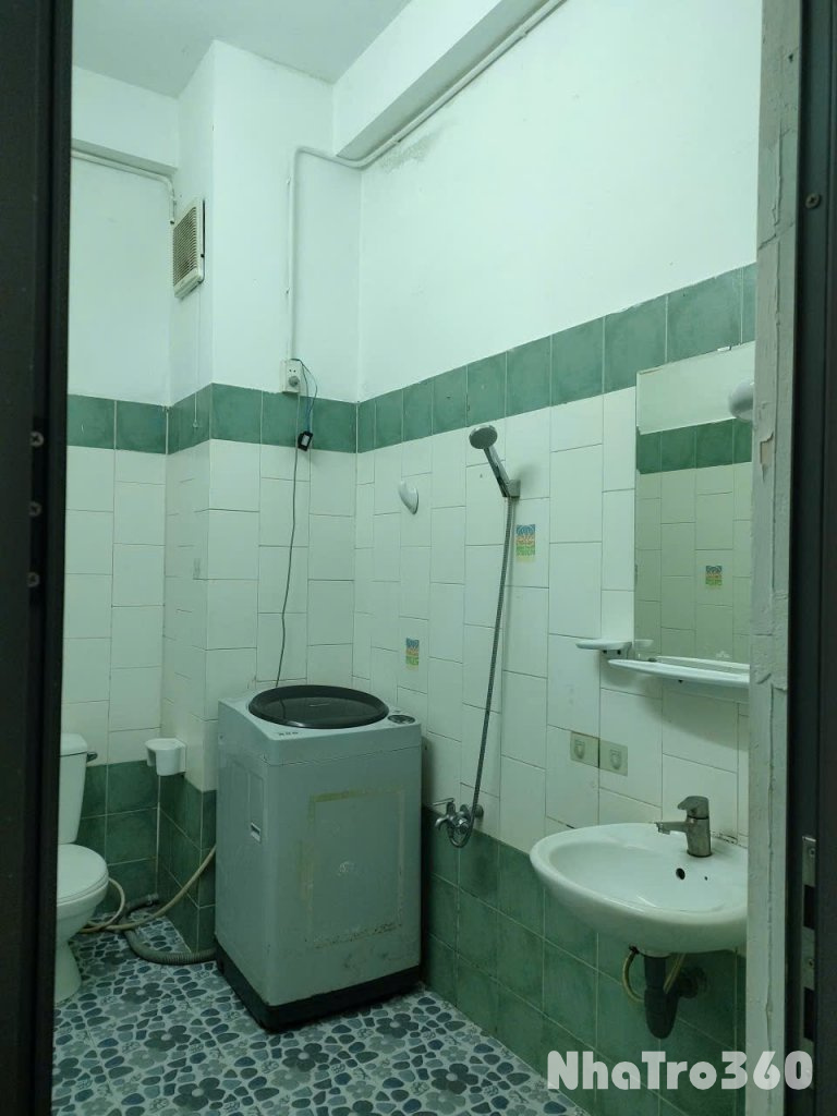 Studio ban công tách bếp Q8 - gần Đh Công Nghệ SG, Parcmall, cầu Chánh Hưng,...