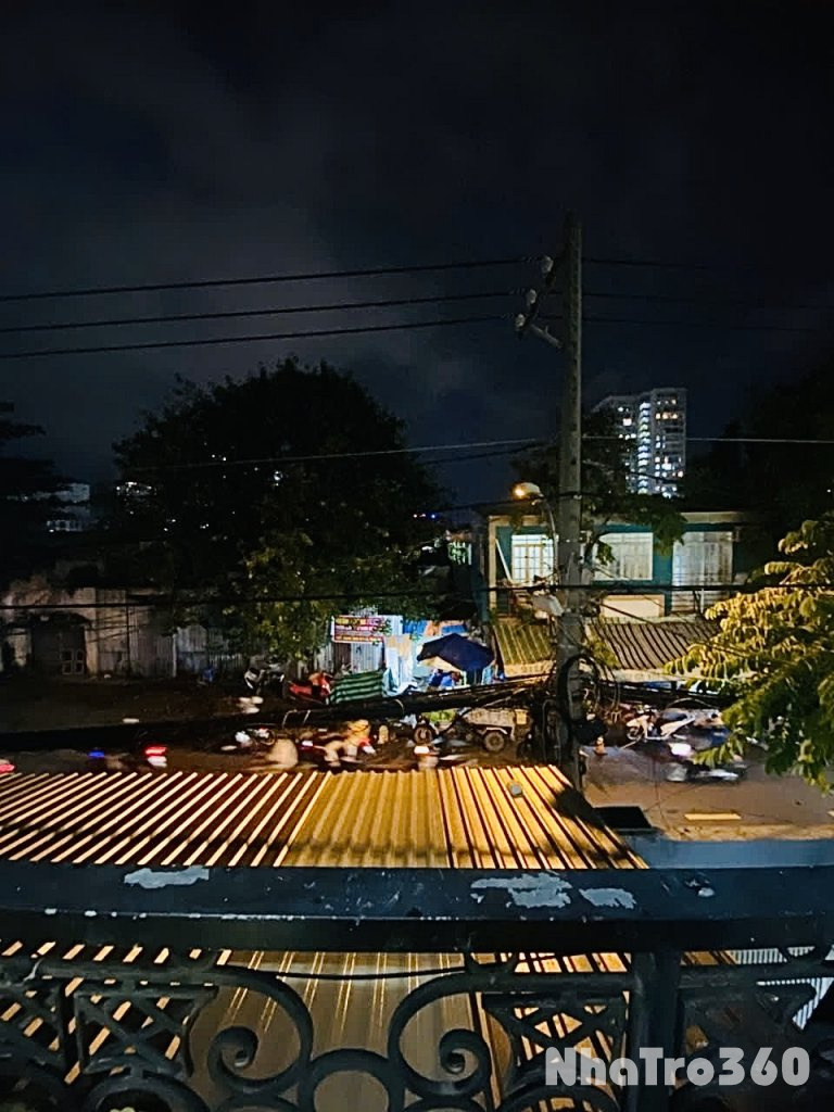 🏡 Cho thuê căn hộ ban công, Q4, Đường Tôn Thất Thuyết, gần ĐH Nguyễn Tất Thành, ĐH Luật, Chợ Xóm Chiếu