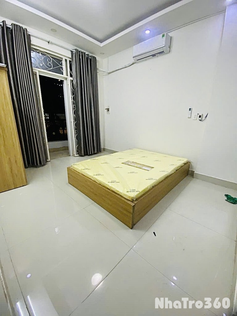 🏡 Cho thuê căn hộ ban công, Q4, Đường Tôn Thất Thuyết, gần ĐH Nguyễn Tất Thành, ĐH Luật, Chợ Xóm Chiếu