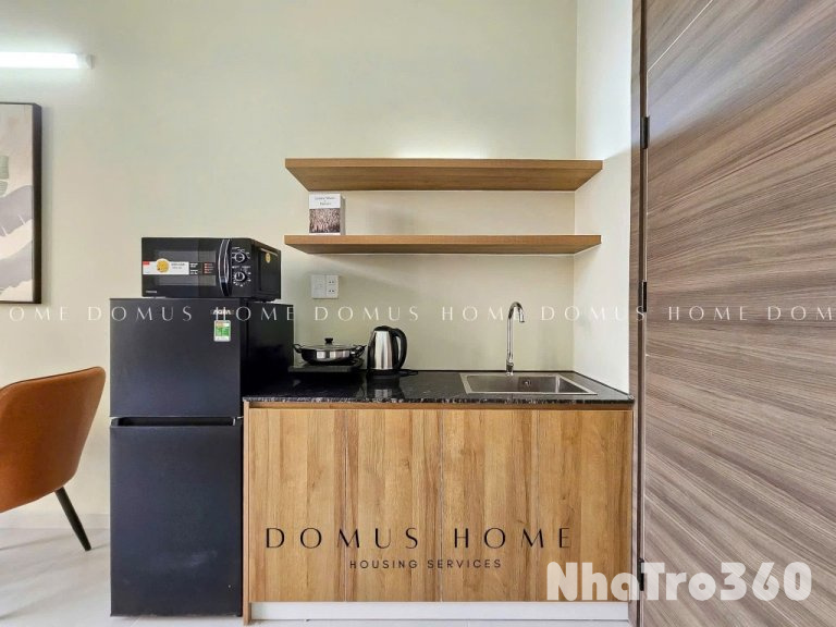 Căn hộ full nội thất ban công Nguyễn Văn Cừ Q1