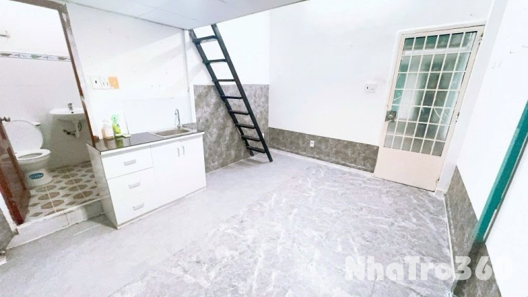 Duplex cao - Gác rộng 1m8