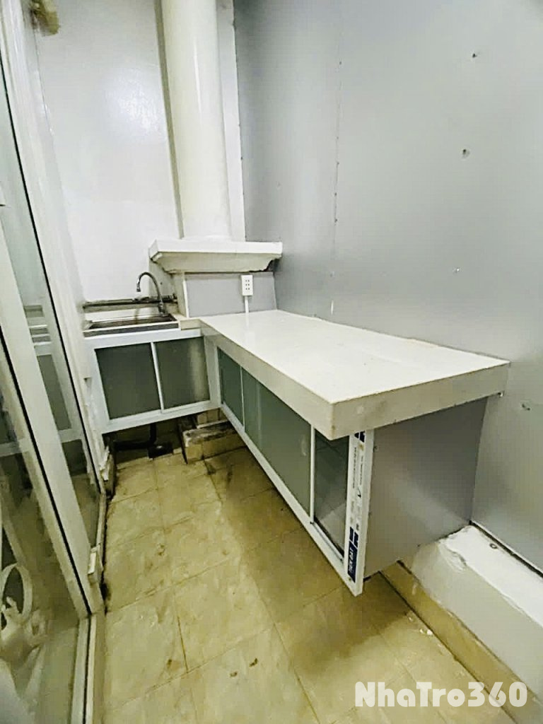 🏡 Cho thuê căn hộ ban công, Q4, Đường Tôn Thất Thuyết, gần ĐH Nguyễn Tất Thành, ĐH Luật, Chợ Xóm Chiếu