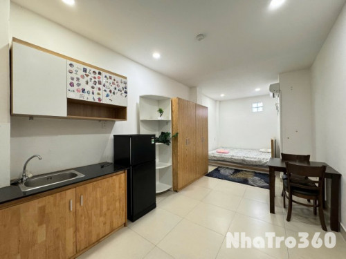 Cho thuê căn hộ Q10, đường Tô Hiến Thành, gần Vạn Hạnh Mall, chợ Hoà Hưng, Việt Nam Quốc Tự