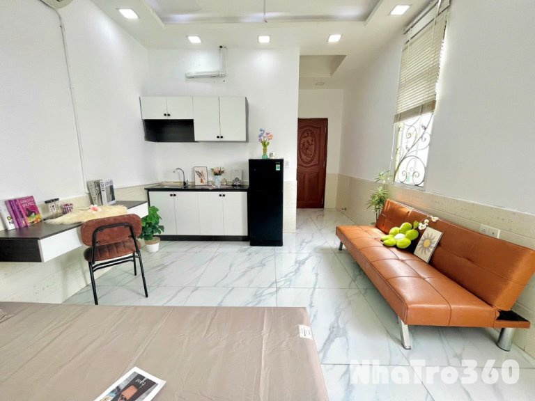 Cho thuê căn hộ quận 5 cửa sổ thoáng, nội thất mới