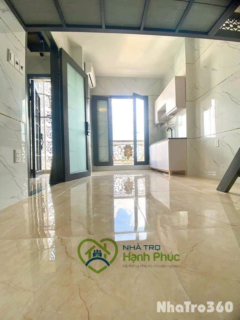 Ban công thoáng mát - giờ giấc tự do