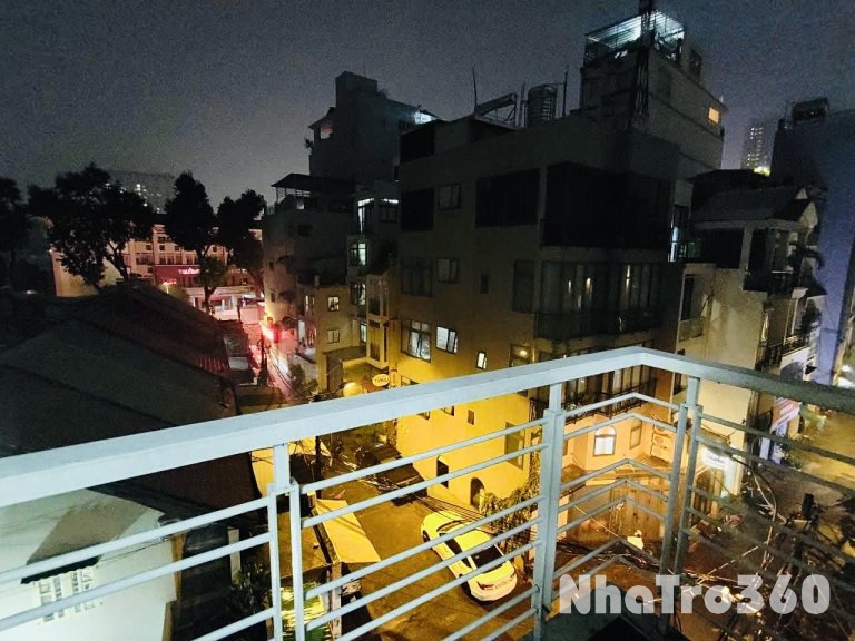 Cho thuê căn hộ 1PN, ban công, Q4, Đường Bến Vân Đồn, gần ĐH Nguyễn Tất Thành, ĐH Luật, Chợ Xóm Chiếu