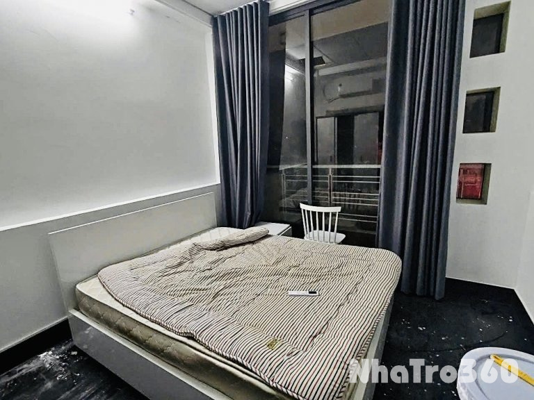 Cho thuê căn hộ 1PN, ban công, Q4, Đường Bến Vân Đồn, gần ĐH Nguyễn Tất Thành, ĐH Luật, Chợ Xóm Chiếu