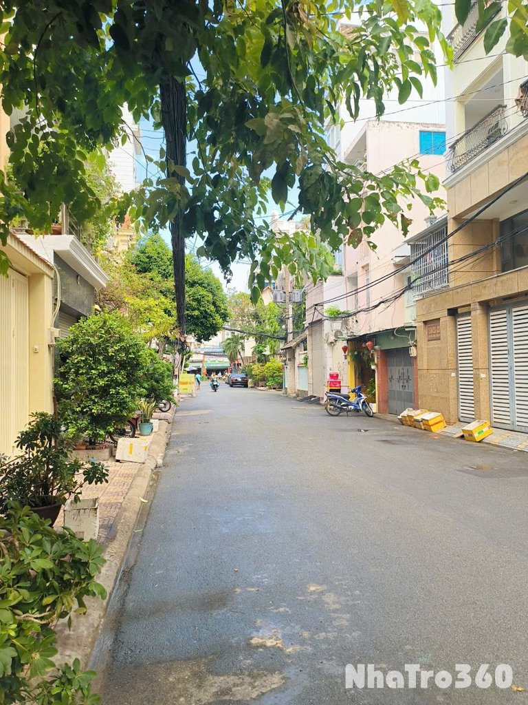 Studio Cửa Sổ To Full Nội Thất Học Viện Hàng Không