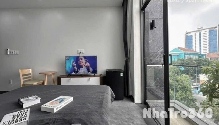 Căn hộ full nội thất ban công gần Sân bay