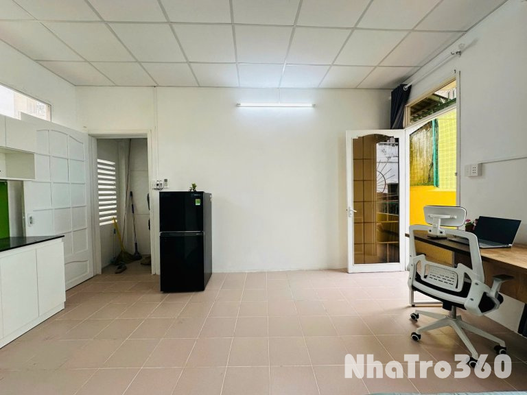 Studio ban công lớn Q10 - gần Đh Bách Khoa, Đh Huflit, Vạn Hạnh Mall, Công Trường Dân Chủ,...