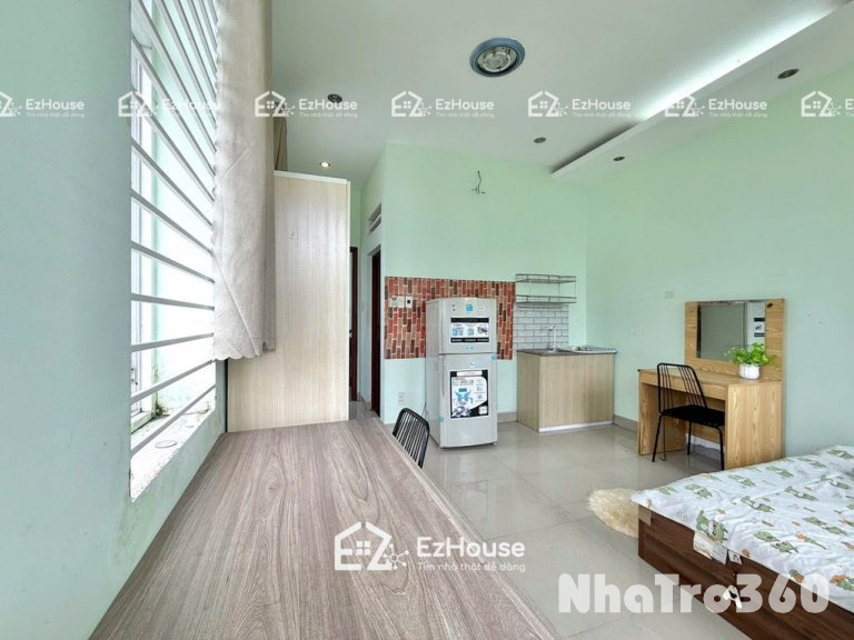 Căn hộ full nội thất rộng rãi có ban công tiện lợi