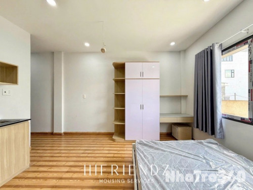 Studio cửa sổ lớn full nội thất, gần Parcmall, cầu Tạ Quang Bửu, Central Premium,... 