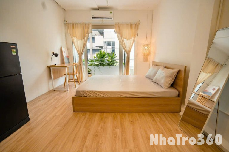 Cho thuê căn studio ban công thoáng Q1, ngay công viên Lê Văn Tám, vòng xoay ĐBP, cầu Bông, Đh Sài Gòn, Đh KHXH&NV,...