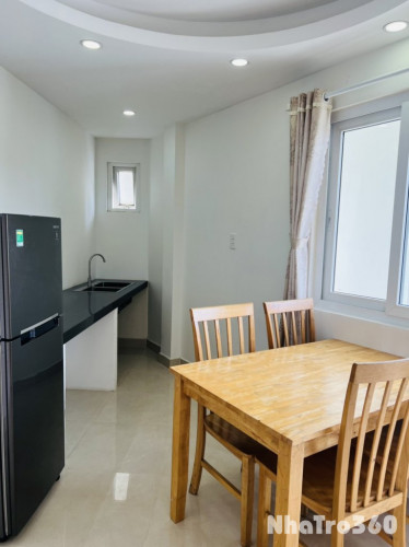 Cho thuê căn hộ 1PN, ban công, Q10, đường Thành Thái, gần ĐH Y Khoa, ĐH Bách Khoa, Vạn Hạnh Mall