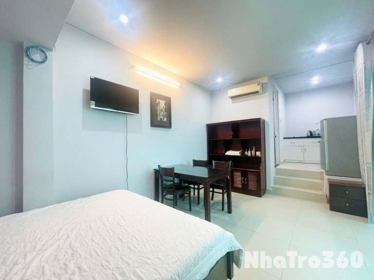 Cho thuê studio ban công lớn Q1, gần công viên Lê Văn Tám, vòng xoay Điện Biên Phủ, chợ Tân Định, nhà thờ Tân Đinh,....