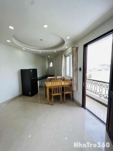 Cho thuê căn hộ 1PN, ban công, Q10, đường Thành Thái, gần ĐH Y Khoa, ĐH Bách Khoa, Vạn Hạnh Mall