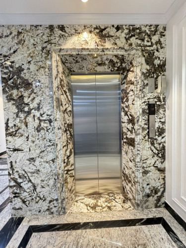 Cho thuê nhà hai mặt tiền,mới, Lạc Long Quân, 105m2x 5T vỉa hè 28 Tr