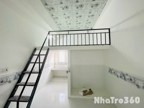 PHÒNG MỚI - BAN CÔNG - CỬA SỔ LỚN THOÁNG MÁT