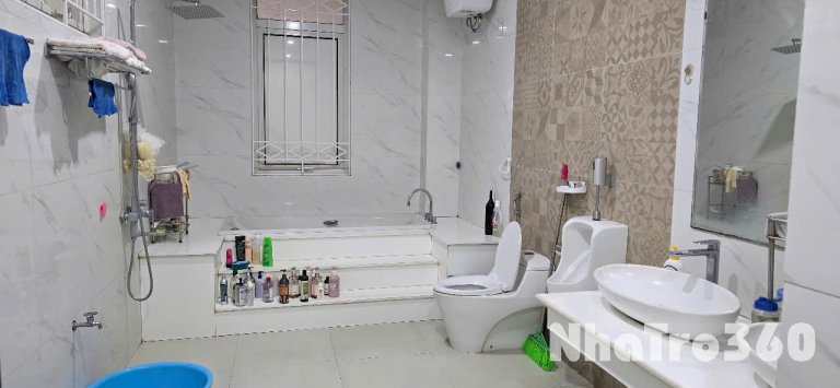 CHO THUÊ VĂN PHÒNG – NHÀ XƯỞNG THỜI TRANG KHÉP KÍN