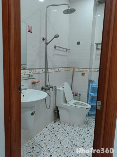 Cho thuê studio ban công lớn Q1, ngay trung tâm gần Q1 cầu Ông Lãnh, chợ Bến Thành, Pullman, Bùi Viện,...