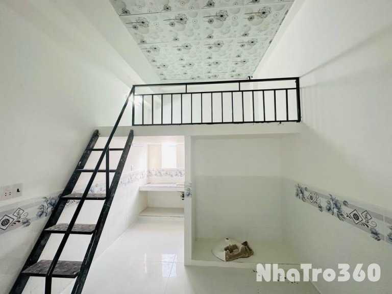 PHÒNG MỚI - BAN CÔNG - CỬA SỔ LỚN THOÁNG MÁT