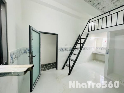 PHÒNG MỚI - BAN CÔNG - CỬA SỔ LỚN THOÁNG MÁT