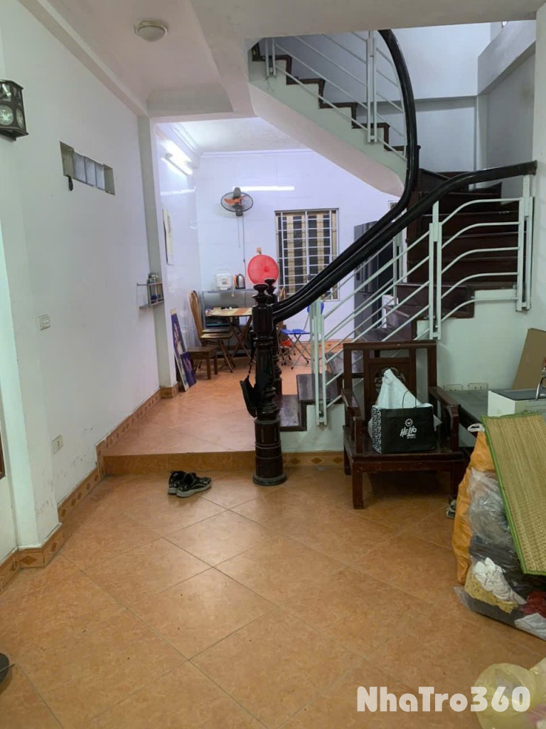 Cho thuê nhà riêng Mễ Trì Hạ, 3 tầng x 42m2, 3 ngủ, 2 vệ sinh 11 triệu