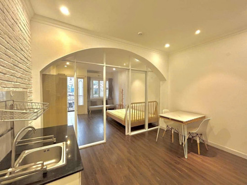 Căn 1PN ban công tách bếp, gần Đh Nguyễn Tất Thành, Đh Luật, cầu Khánh Hội, cầu Calmette, Bitexco,...