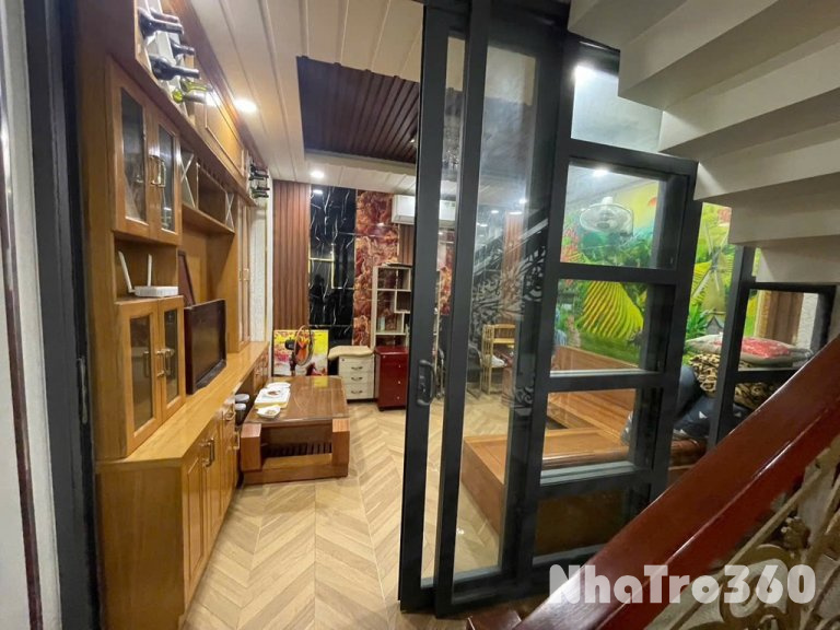 Cho thuê nhà hẻm thông xe hơi p15 tân bình