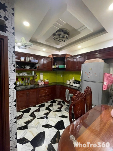 Cho thuê nhà hẻm thông xe hơi p15 tân bình