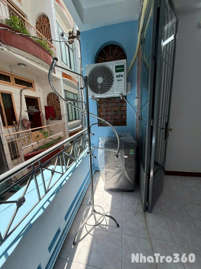 Cho thuê căn hộ ban công, Q5, đường Nguyễn Biểu, gần ĐH Sài Gòn, Cầu Chữ Y, Cầu Nguyễn Văn Cừ
