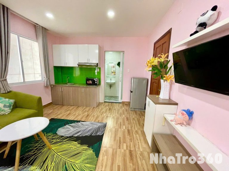 Cho thuê căn hộ ban công, Q4, Đường Bến Vân Đồn, gần ĐH Luật, ĐH Nguyễn Tất Thành, Chợ Xóm Chiếu