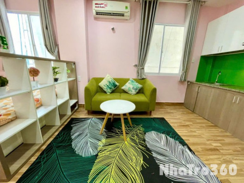 Cho thuê căn hộ ban công, Q4, Đường Bến Vân Đồn, gần ĐH Luật, ĐH Nguyễn Tất Thành, Chợ Xóm Chiếu