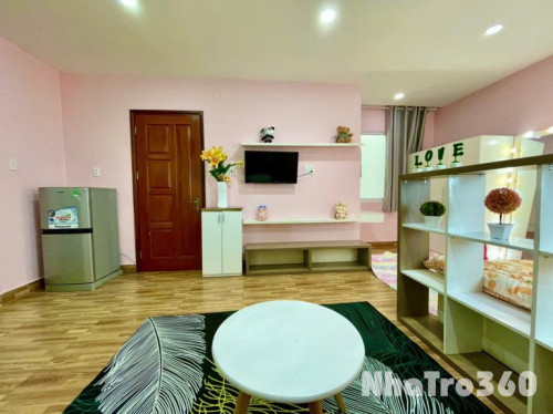 Cho thuê căn hộ ban công, Q4, Đường Bến Vân Đồn, gần ĐH Luật, ĐH Nguyễn Tất Thành, Chợ Xóm Chiếu