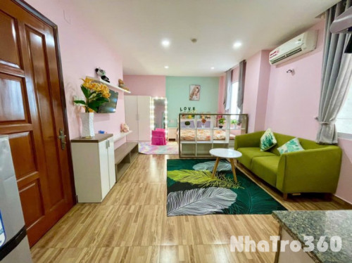 Cho thuê căn hộ ban công, Q4, Đường Bến Vân Đồn, gần ĐH Luật, ĐH Nguyễn Tất Thành, Chợ Xóm Chiếu