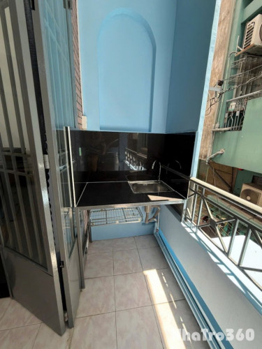 Cho thuê căn hộ ban công, Q5, đường Nguyễn Biểu, gần ĐH Sài Gòn, Cầu Chữ Y, Cầu Nguyễn Văn Cừ