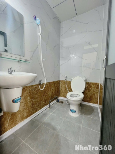Full nội thất, cửa sổ, ban công, giá rẻ, tự do