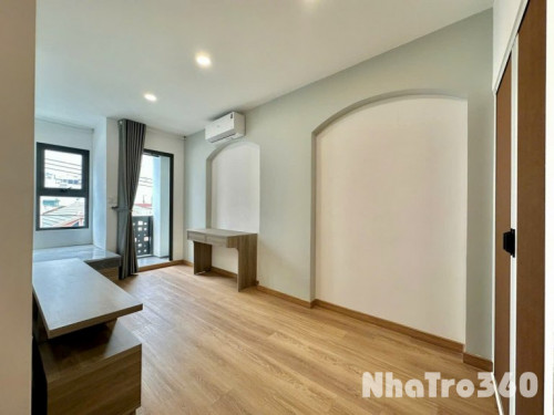 Studio ban công tách bếp, ngay chợ Xóm Chiếu, Đh Luật, Đh Nguyễn Tất Thành, cầu Nguyễn Văn Cừ,...