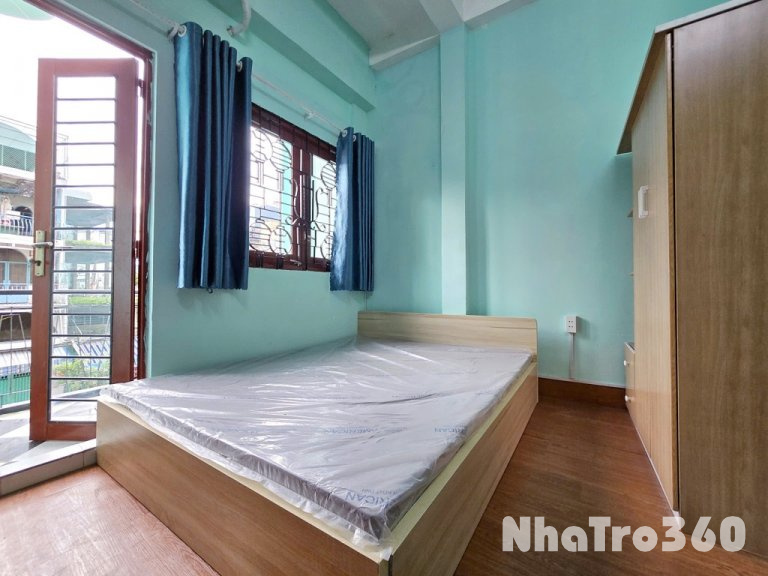 Full nt, máy giặt riêng, ban công, tách bếp