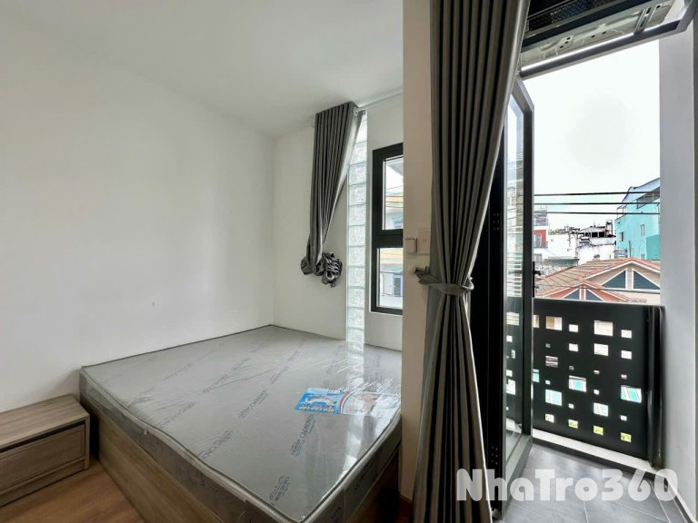 Studio ban công tách bếp, ngay chợ Xóm Chiếu, Đh Luật, Đh Nguyễn Tất Thành, cầu Nguyễn Văn Cừ,...