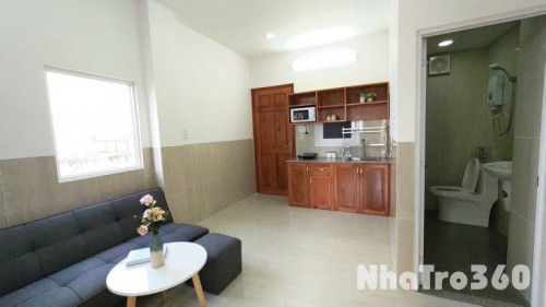 Cho thuê căn hộ 2PN, ban công, Q4, Đường Lê Văn Linh, gần ĐH Luật, ĐH Nguyễn Tất Thành, Chợ Xóm Chiếu