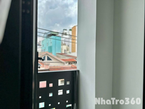 Studio ban công tách bếp, ngay chợ Xóm Chiếu, Đh Luật, Đh Nguyễn Tất Thành, cầu Nguyễn Văn Cừ,...