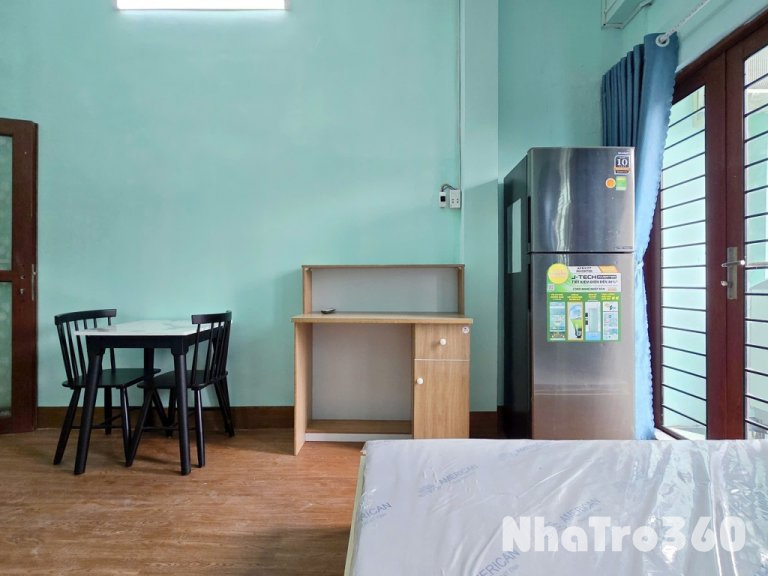 Full nt, máy giặt riêng, ban công, tách bếp